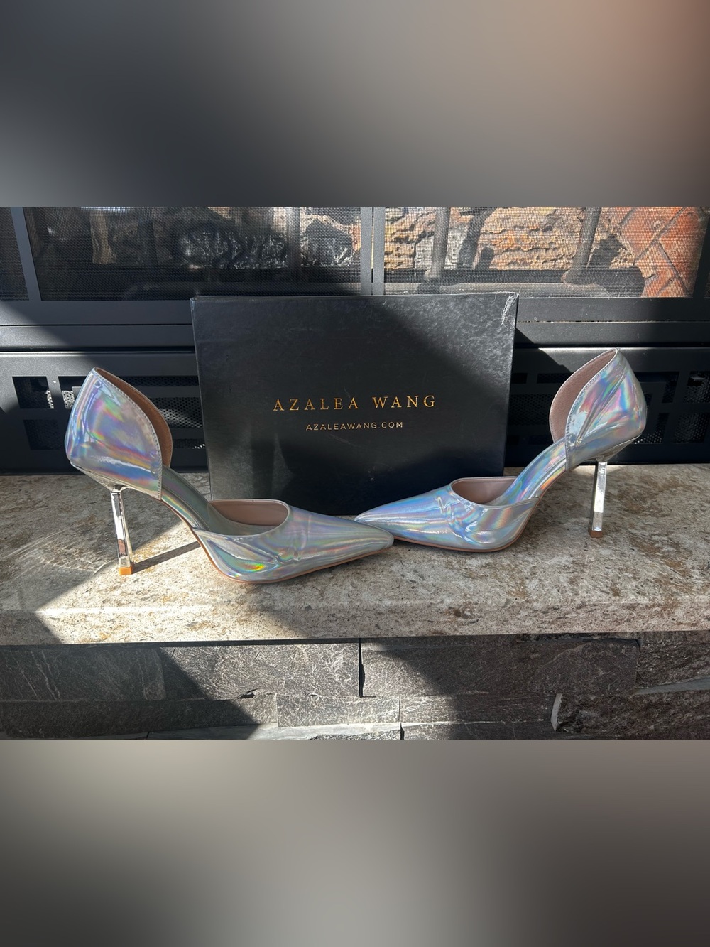 NIB Azalea Wang - Juno Holographic Iridescent Silver D’orsay Pumps